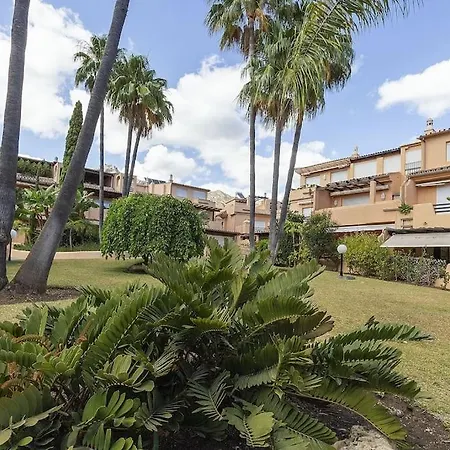 Alcam Oasis De Nagueeles Marbella